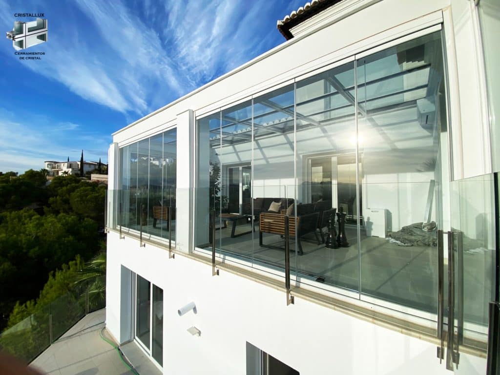 Transforma tu hogar con cerramientos de cristal y aluminio